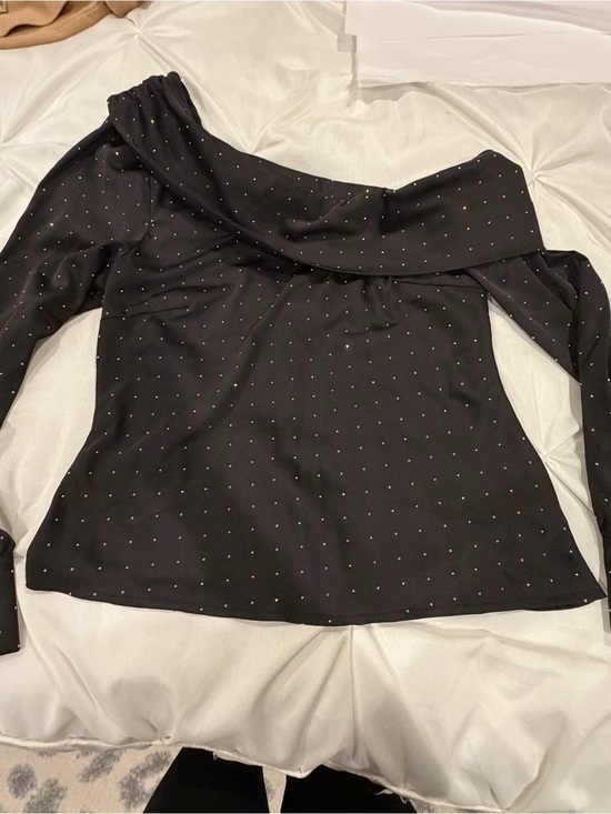 Astr Tops - NWOT Astr Black Off-Shoulder Long Sleeve Top with Dots Size XS